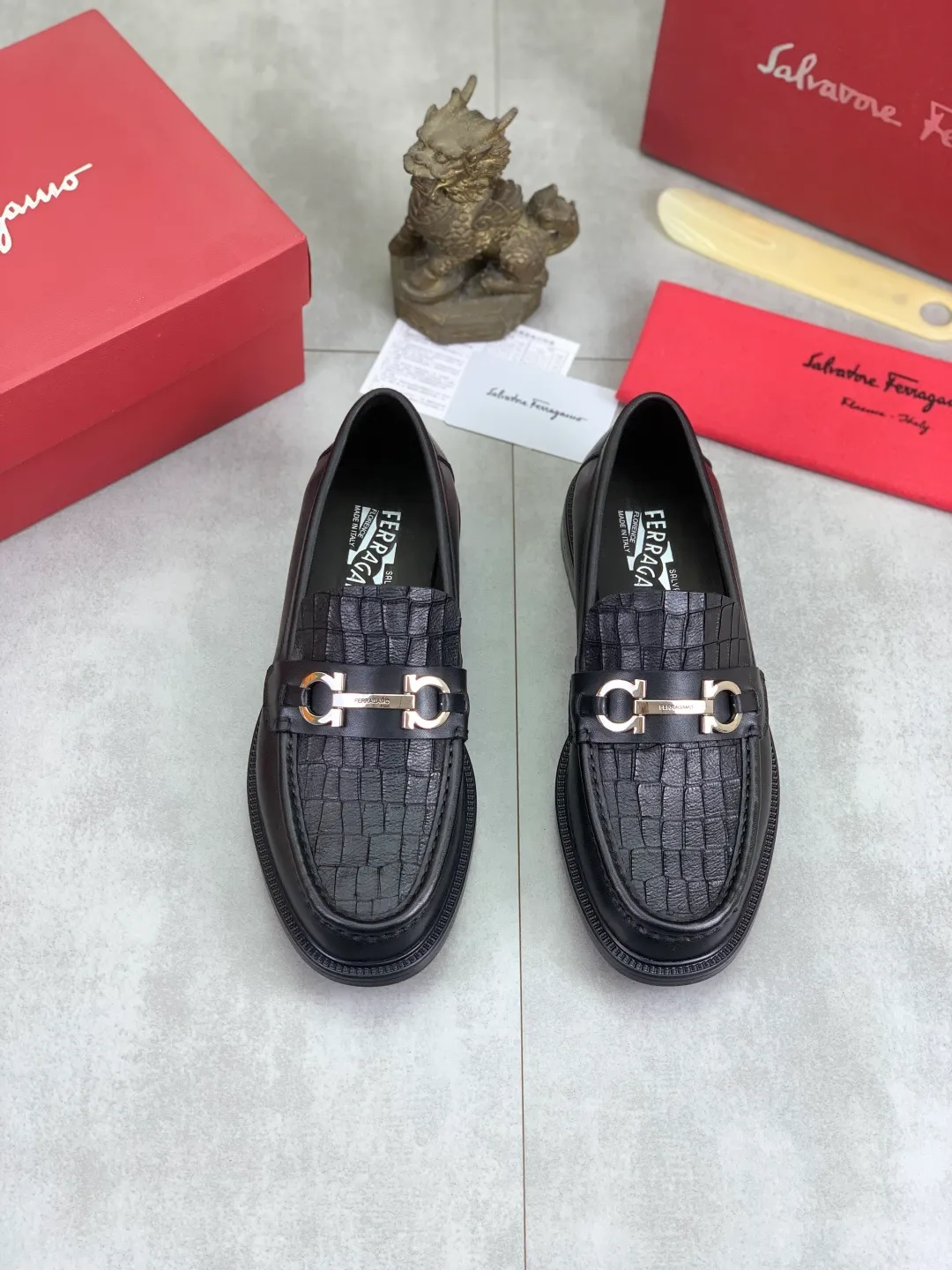 Men's Men's Shoes 💰P540💰[New Style] Water-dyed Niuli 🆘[Salvatore Ferragamo] Ferragamo's latest casual business leather shoes for men! Available at counters simultaneously! The fabric is made of specially imported original calfskin, the lining is made of imported water-dyed cowhide, and the original combination outsole is absolutely luxurious and leads the fashion trend. Matching code: 39-44 (38 45 customized) black optional